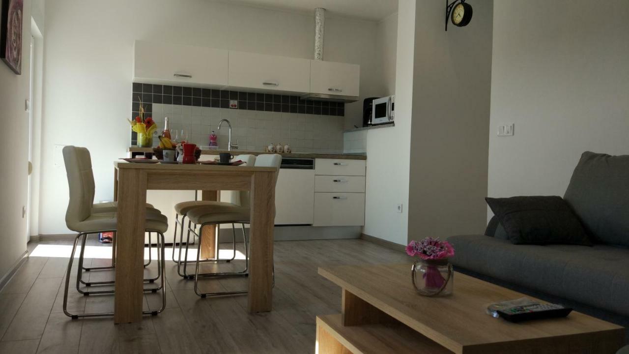Apartments Angeline Ровиньско село Экстерьер фото