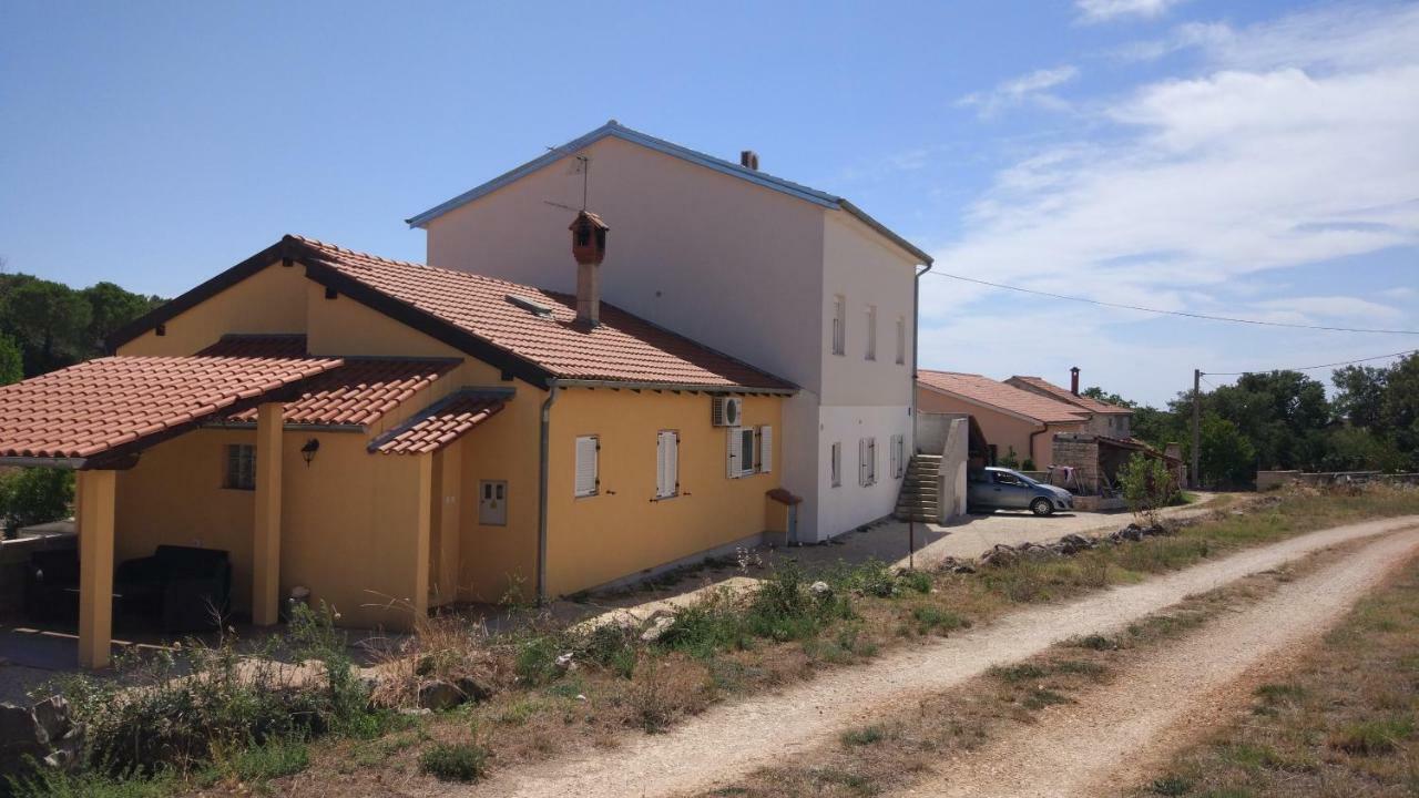 Apartments Angeline Ровиньско село Экстерьер фото
